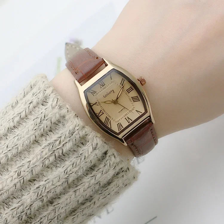 Women’s Small Retro Leather Quartz Bracelet Watch