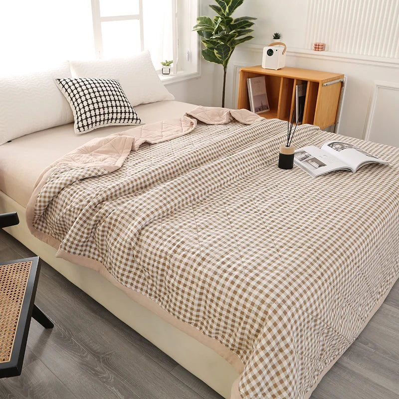 Solid Color Quilted Summer Blanket – Lightweight Bed Cover for Single, Double & Queen Beds