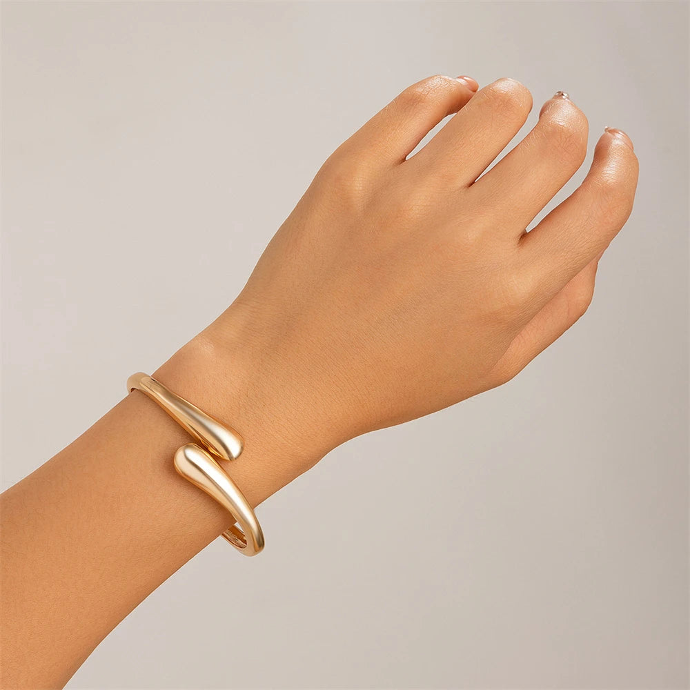 Chunky Metal Cuff Bracelet & Rings– Gold/Silver Waterdrop Jewelry for Women
