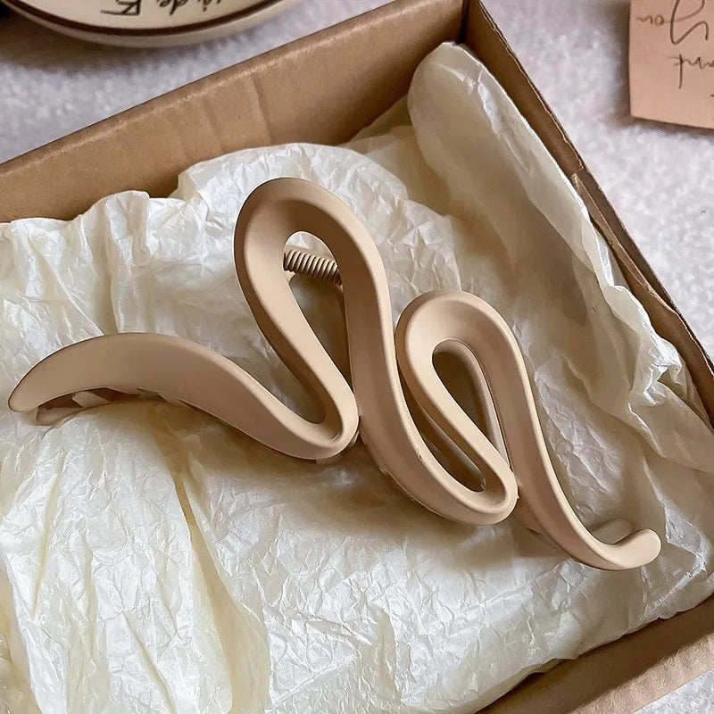 Solid Color Frosted Acrylic Hair Claw – Simple Shark Clip for Women, Versatile French Style Hair Accessory