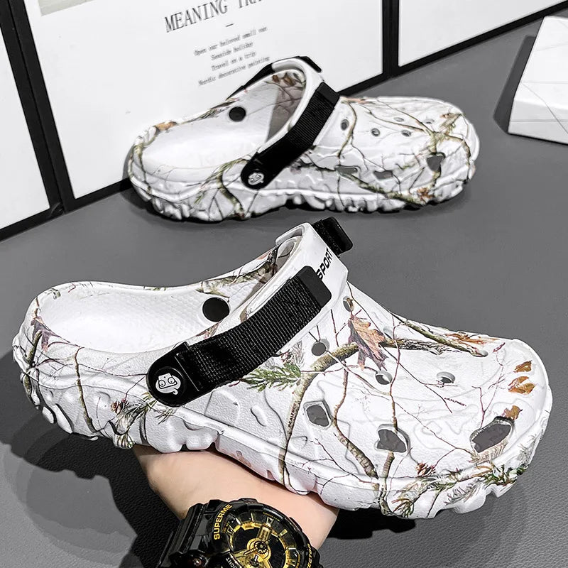 2024 Summer Men's Garden Clogs – Casual Outdoor Slippers, Fashion Comfort Sandals, Soft Home Shoes (Sizes 40–45)
