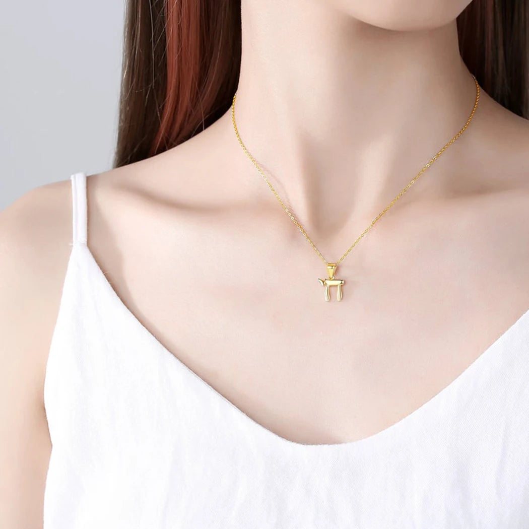 Minimalist Hebrew Chai Necklace – Jewish Life Symbol Pendant for Women & Men.