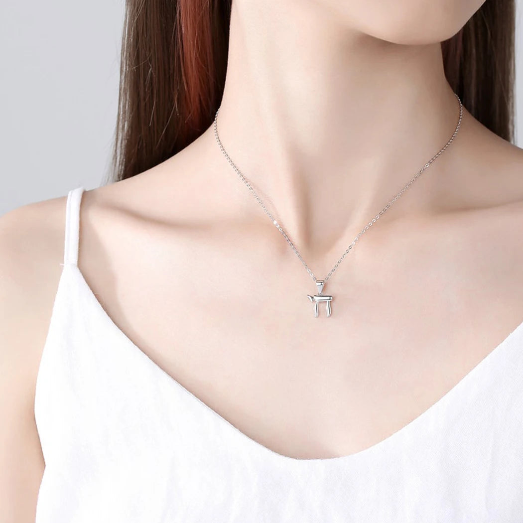 Minimalist Hebrew Chai Necklace – Jewish Life Symbol Pendant for Women & Men.