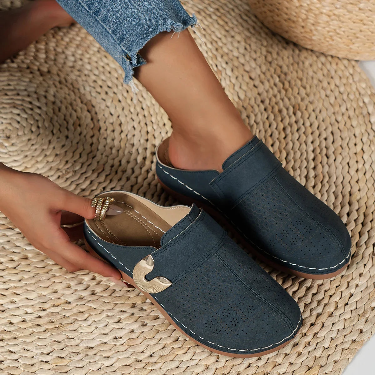 Women’s Summer Open-Toe Slippers – Flat Low Heel Fashion Slides