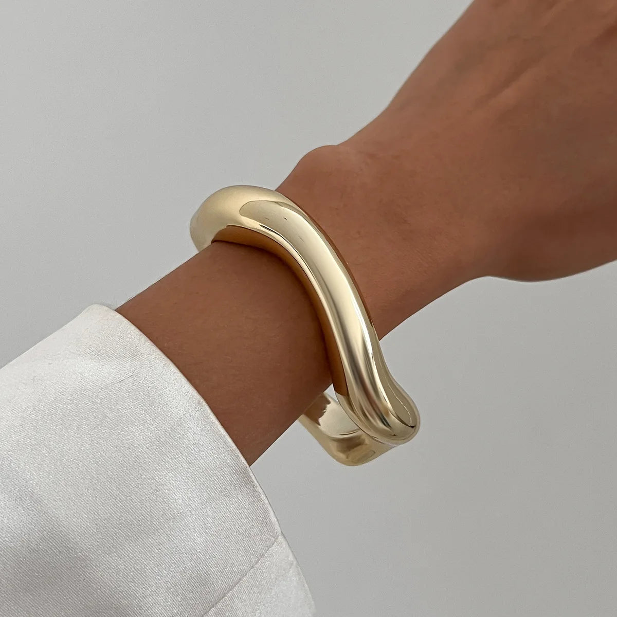 DIEZI Vintage Punk Geometric Cuff Bangles – Gold & Silver Plastic Bracelet for Women & Men