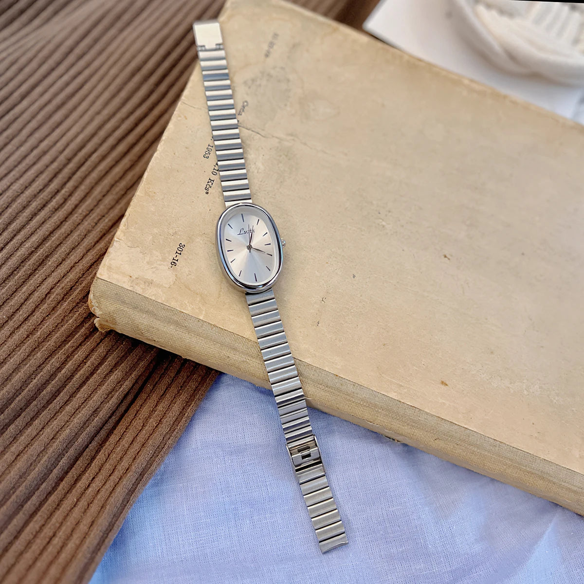 Women's Vintage Gold Bracelet Quartz Watch – Elegant & Fashionable