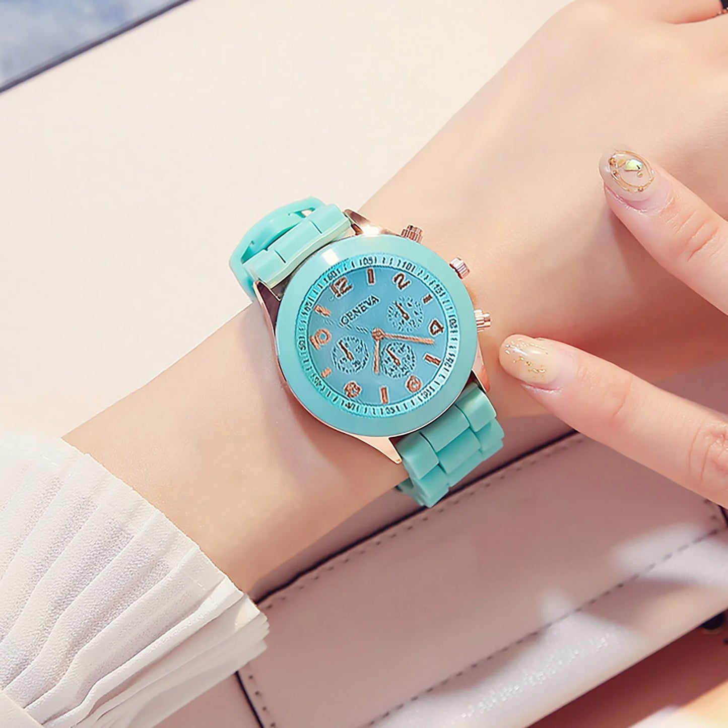 Women’s 2025 Luxury Silicone Strap Quartz Watch