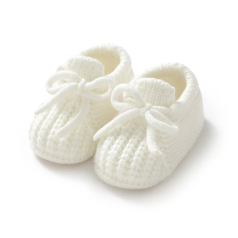 Knitted Newborn Baby Shoes (0–18M) Soft, warm & cozy first boots for boys and girls.