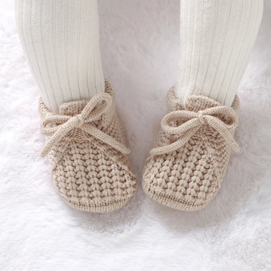 Knitted Newborn Baby Shoes (0–18M) Soft, warm & cozy first boots for boys and girls.