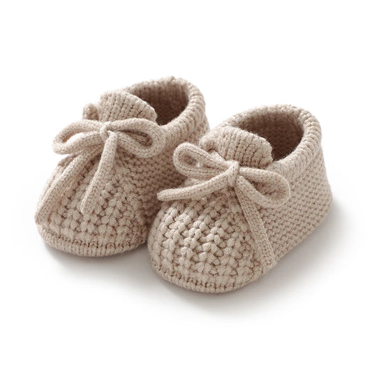 Knitted Newborn Baby Shoes (0–18M) Soft, warm & cozy first boots for boys and girls.