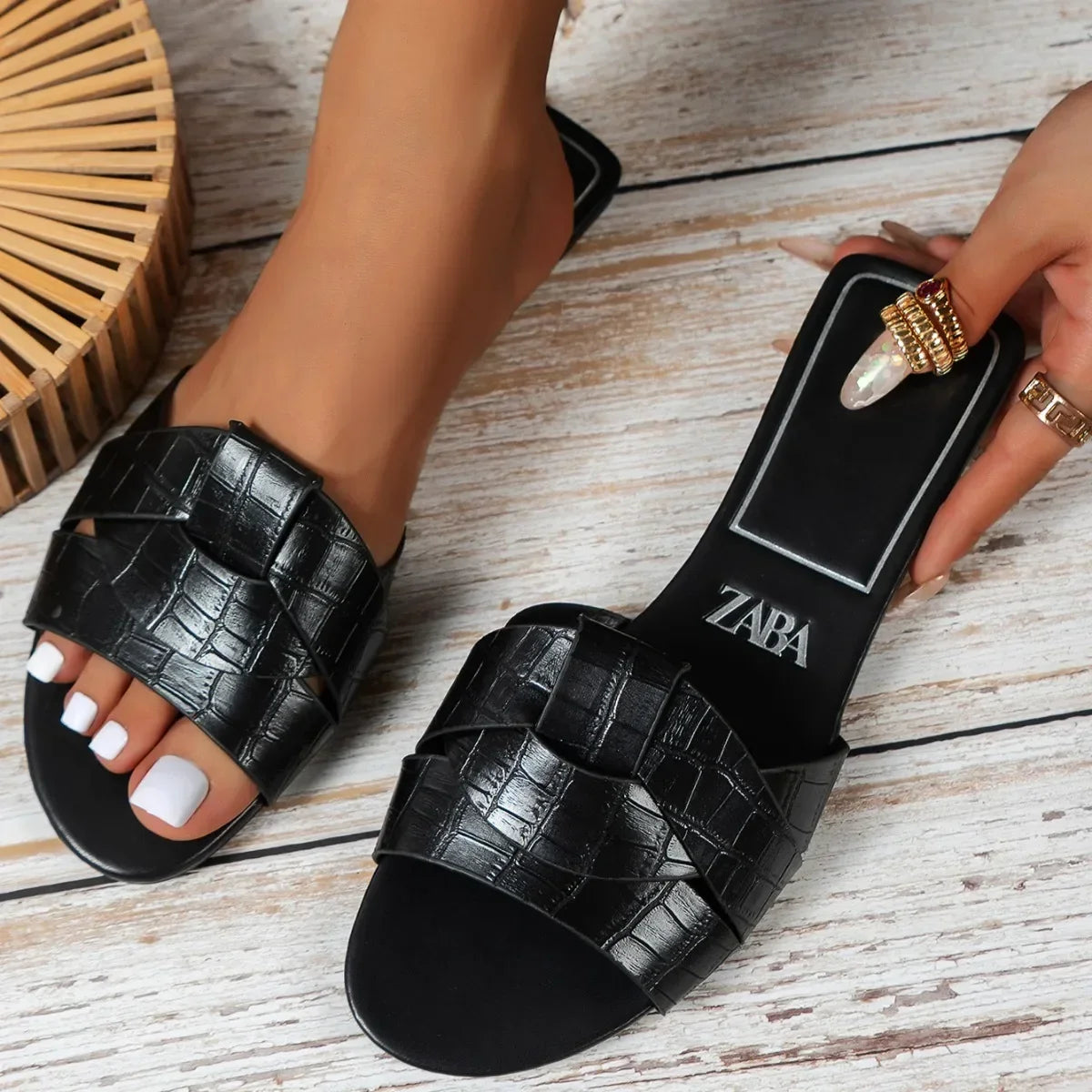 Women’s Flat Casual Slippers – Elegant Summer Beach & Home Sandals