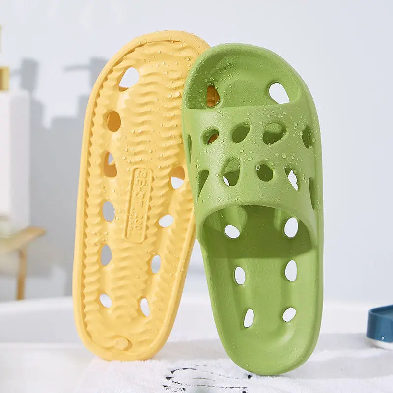 Bathroom & Beach Women’s Slippers – Lightweight, Non-Slip Flip Flops for Pool & Swimming