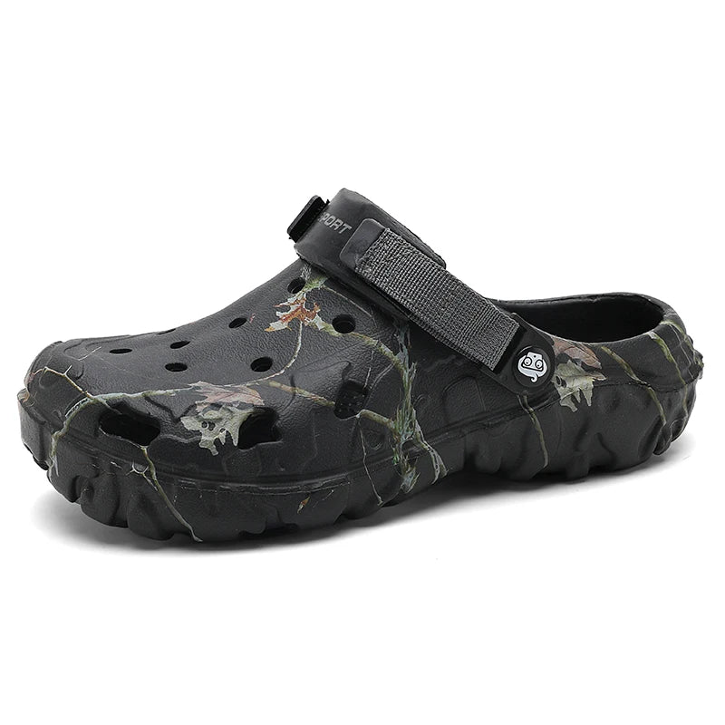 2024 Summer Men's Garden Clogs – Casual Outdoor Slippers, Fashion Comfort Sandals, Soft Home Shoes (Sizes 40–45)