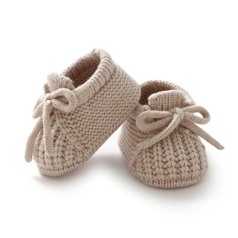 Knitted Newborn Baby Shoes (0–18M) Soft, warm & cozy first boots for boys and girls.