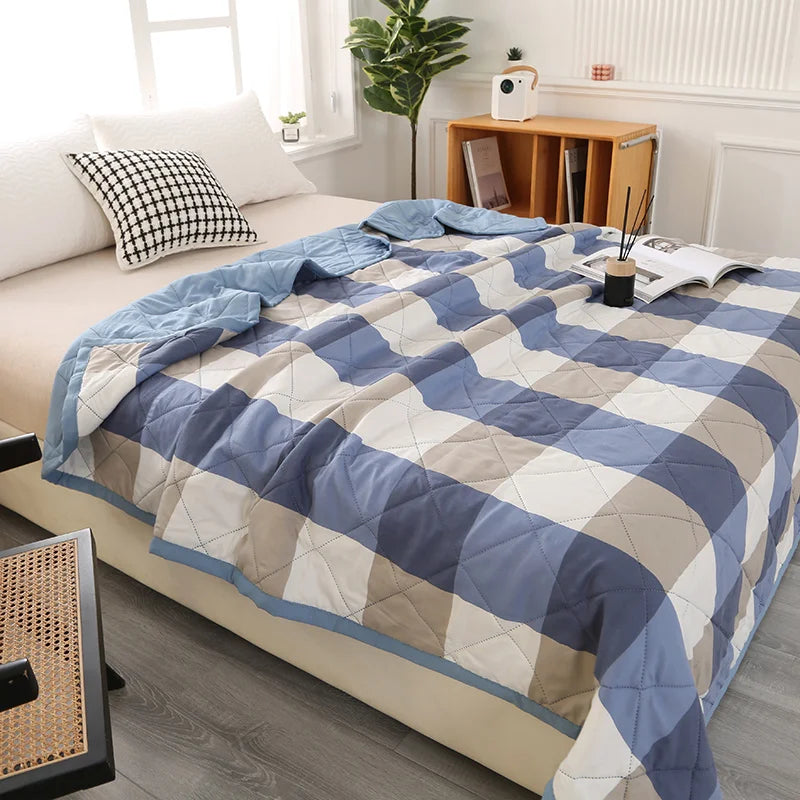 Solid Color Quilted Summer Blanket – Lightweight Bed Cover for Single, Double & Queen Beds