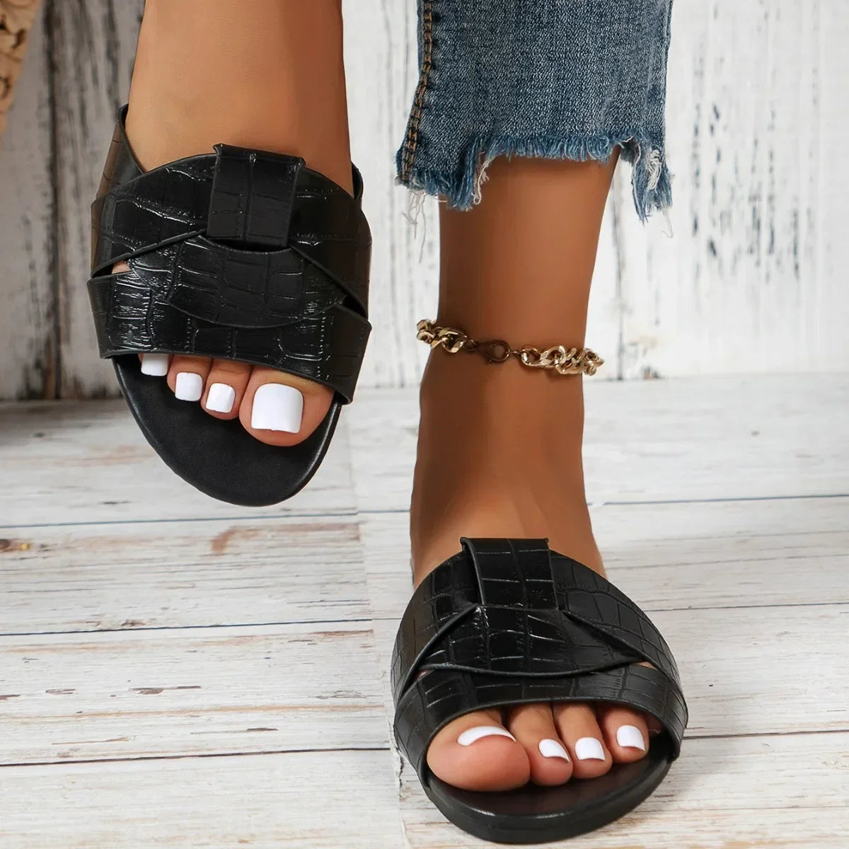 Women’s Flat Casual Slippers – Elegant Summer Beach & Home Sandals