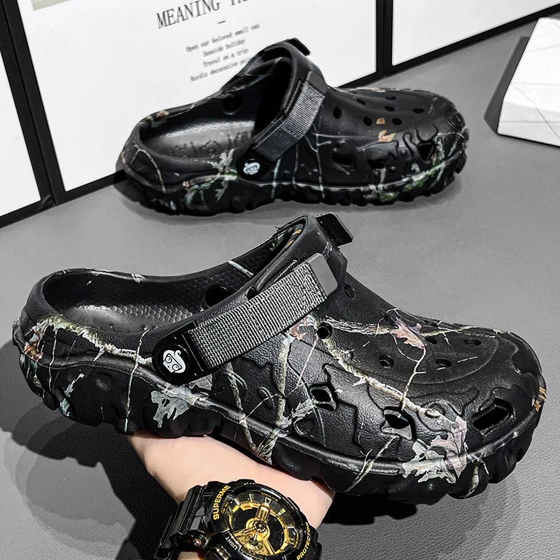 2024 Summer Men's Garden Clogs – Casual Outdoor Slippers, Fashion Comfort Sandals, Soft Home Shoes (Sizes 40–45)