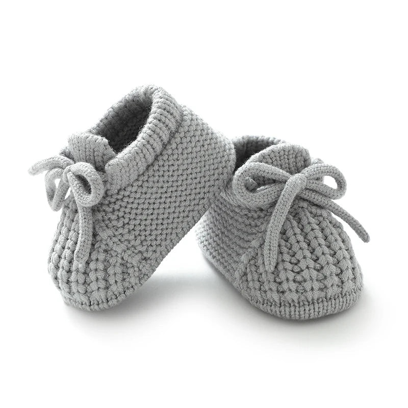 Knitted Newborn Baby Shoes (0–18M) Soft, warm & cozy first boots for boys and girls.