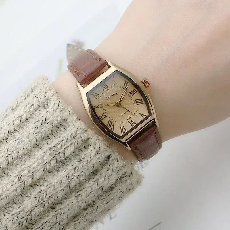 Women’s Small Retro Leather Quartz Bracelet Watch
