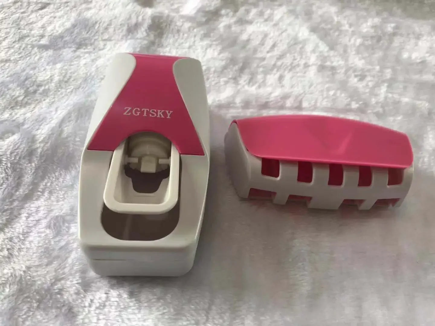 Automatic Toothpaste Dispenser & Toothbrush Holder – Wall-Mount Bathroom Set
