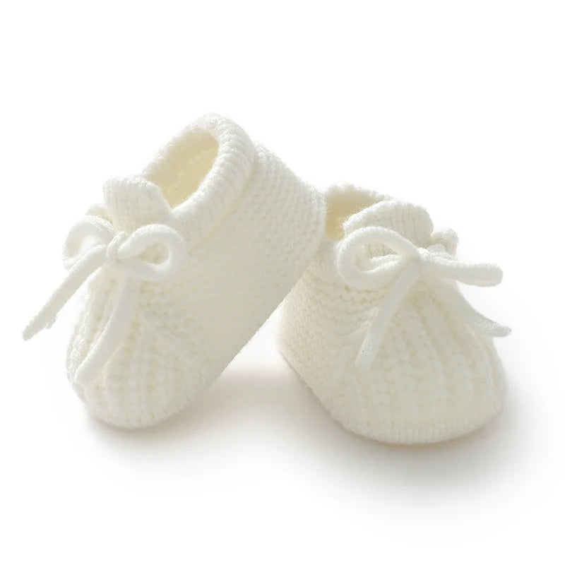 Knitted Newborn Baby Shoes (0–18M) Soft, warm & cozy first boots for boys and girls.