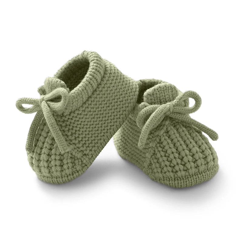 Knitted Newborn Baby Shoes (0–18M) Soft, warm & cozy first boots for boys and girls.