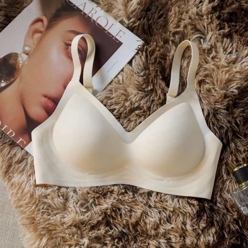 Seamless Wireless Push-Up Bra – Soft & Slim Fit