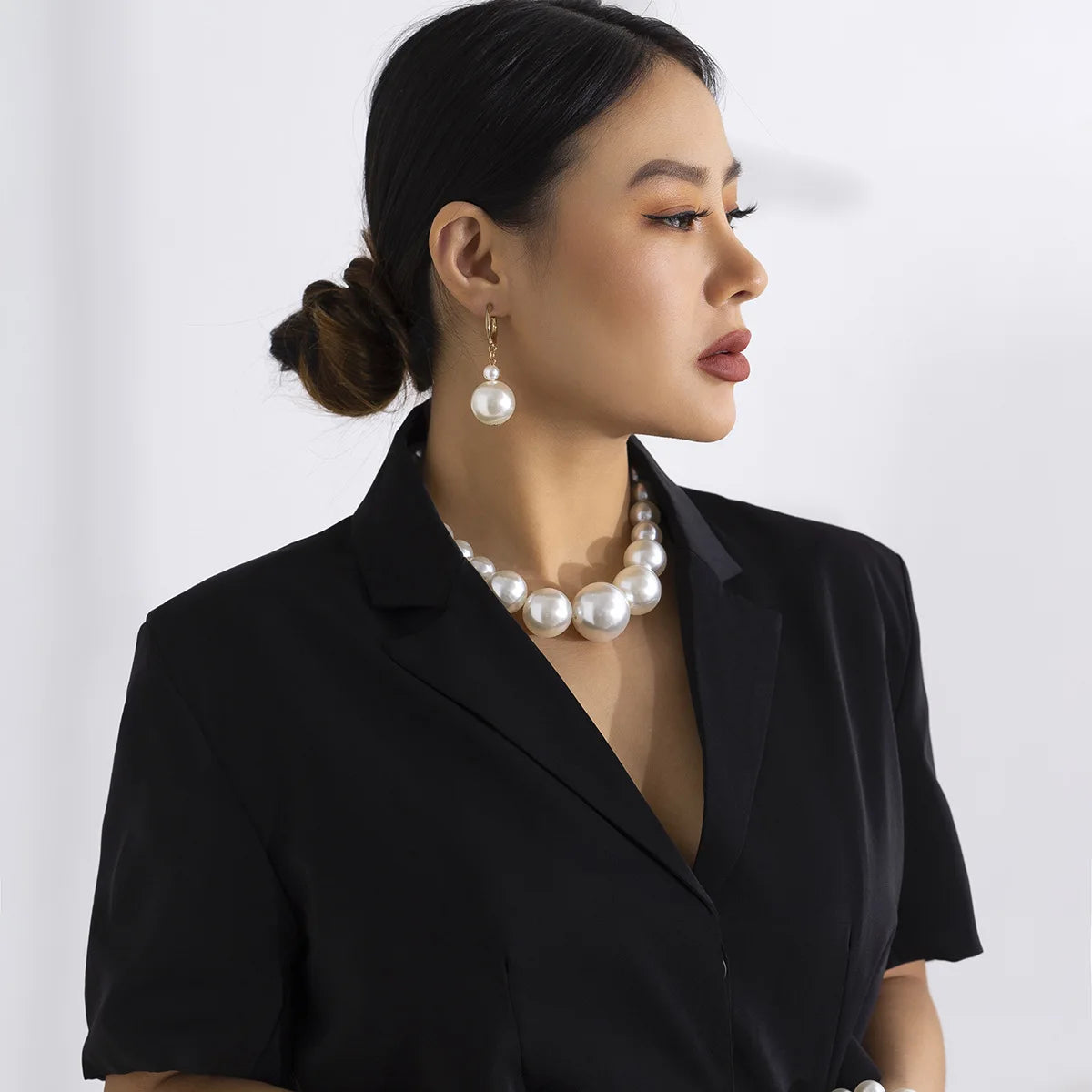 DIEZI Elegant Imitation Pearl Choker – Fashion Statement Necklace for Women