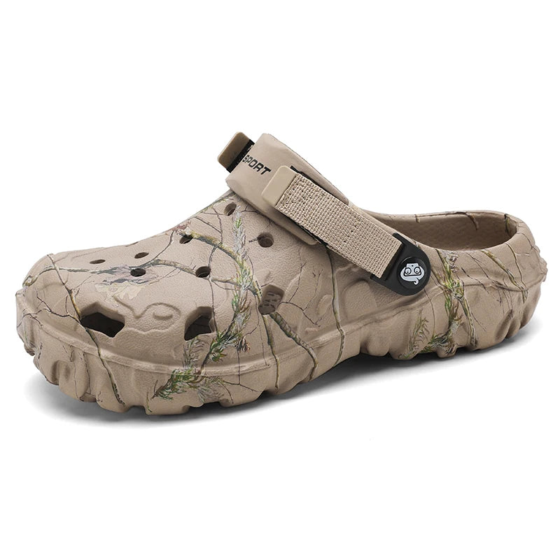 2024 Summer Men's Garden Clogs – Casual Outdoor Slippers, Fashion Comfort Sandals, Soft Home Shoes (Sizes 40–45)