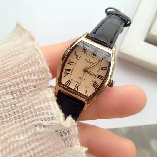 Women’s Small Retro Leather Quartz Bracelet Watch