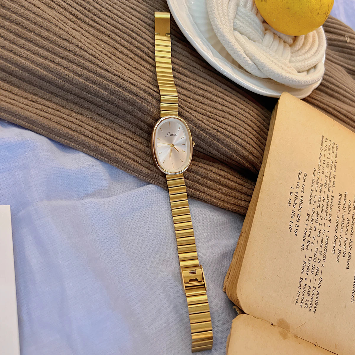 Women's Vintage Gold Bracelet Quartz Watch – Elegant & Fashionable